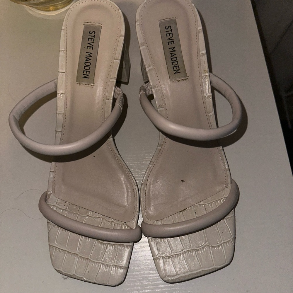 Steve Madden Cream Croc-Embossed Heels